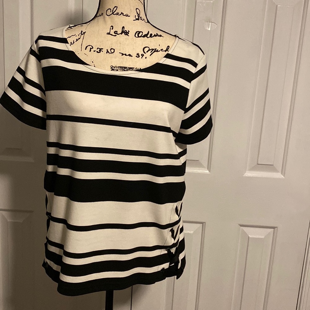 White House Black Market black and white top